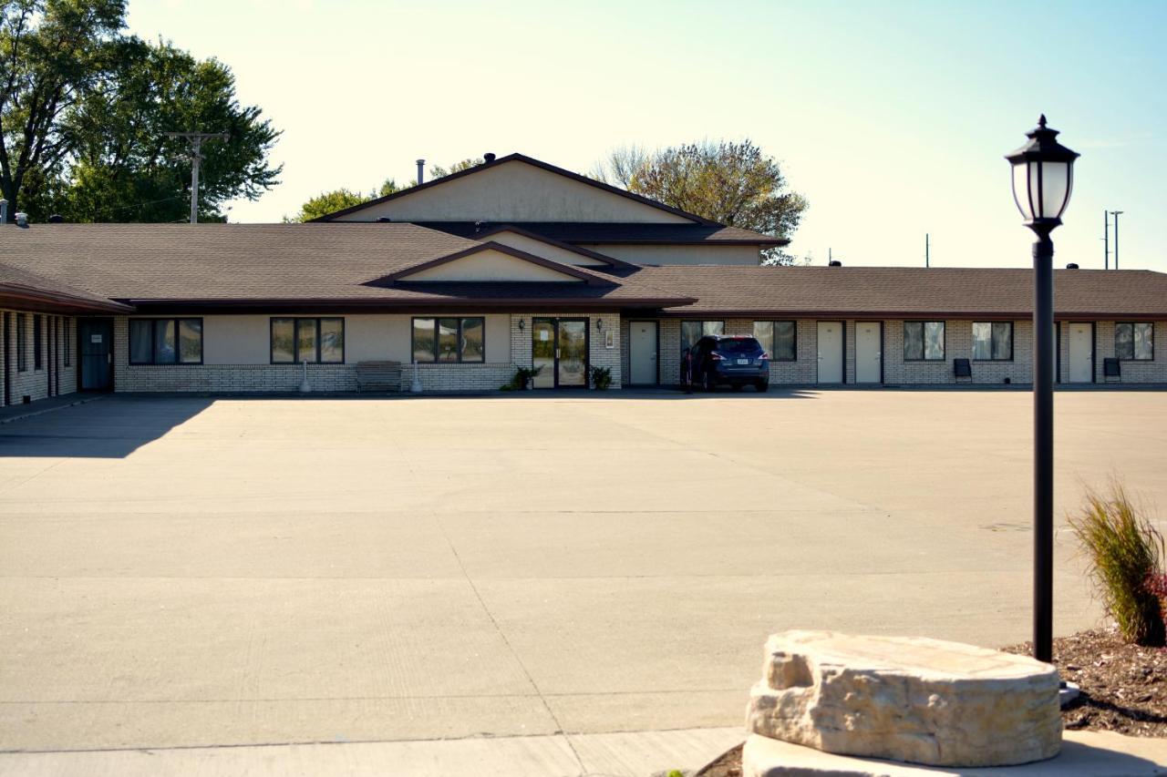 Dutch Country Inn Kalona Εξωτερικό φωτογραφία