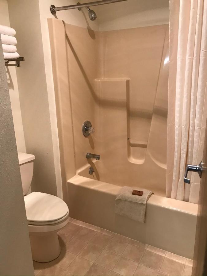 Dutch Country Inn Kalona Εξωτερικό φωτογραφία